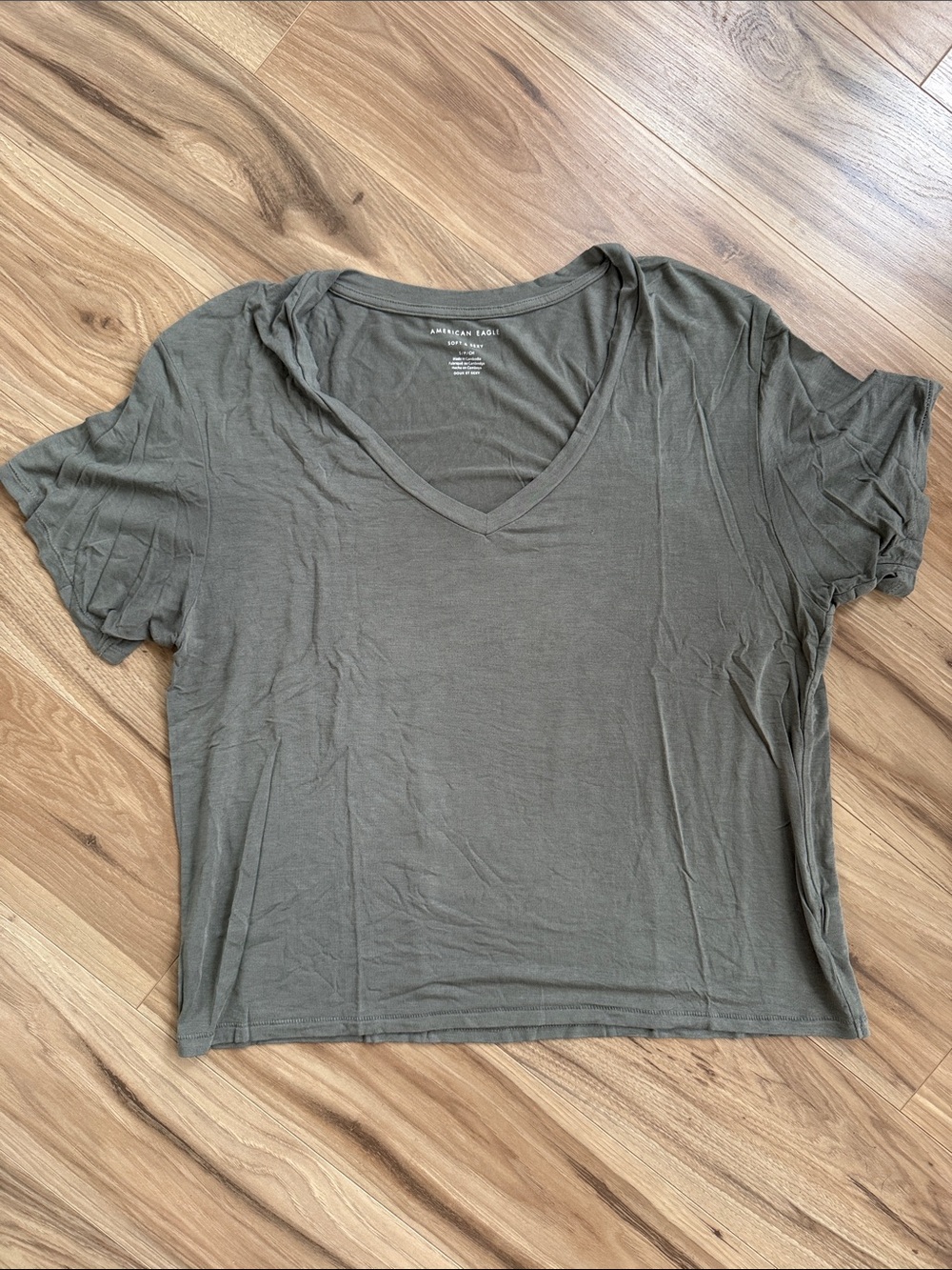American Eagle Outfitters Olive Green V-Neck Short Sleeve Tee